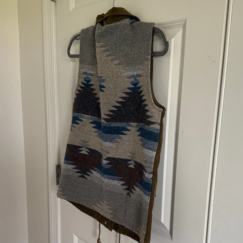 Entro Olive Green Sleeveless Aztec Utility Vest Small
